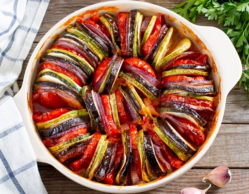 step by step cooking ratatouille ratatouille casserole on a wooden table provencal vegetable dish dieting vegan food ratatouille casserole 4 - Рататуй под соусом пепперад, постный стол