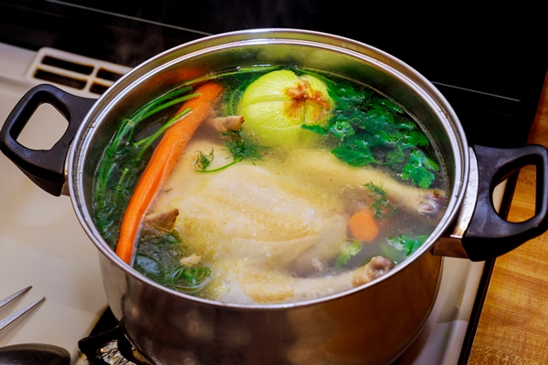 chicken broth with carrots whole chicken onion celery and parsley - Сливочный крем-суп из каштанов (старинный рецепт)