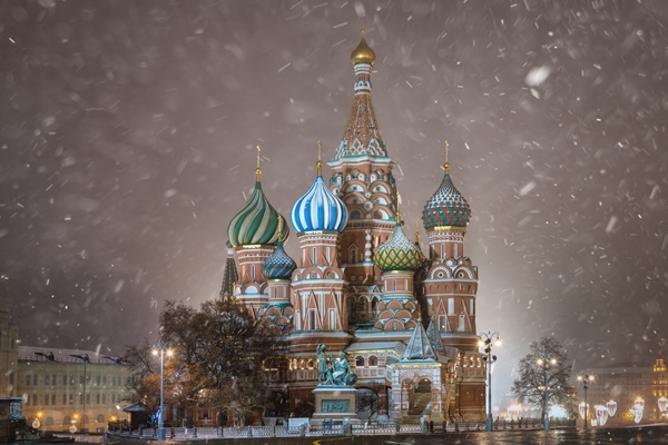 st basil s cathedral pokrovsky cathedral at night in winter moscow russia - Календарь питания Рождественского поста по дням