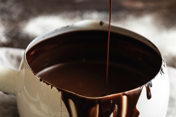 ganache in a pot food photography recipe idea - Торт "Рождественское полено" с вишней