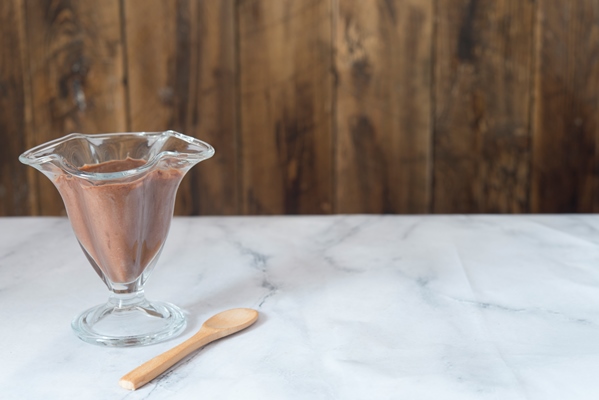 smoothie vegan chickpeas chocolate and strawberry - Постный смузи-боул с финиками и орехами