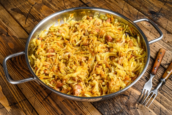 bigos cabbage stewed with meat mushrooms and sausages - Меню армейской кухни царской России