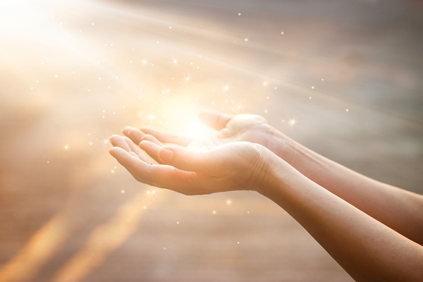 woman hands praying for blessing from god on sunset background - Просфора (рецепт № 2)