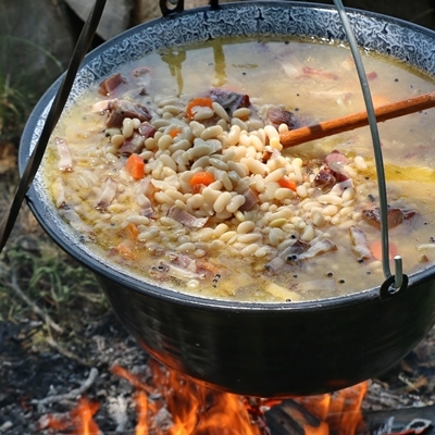 Фасолевый суп по-походному
