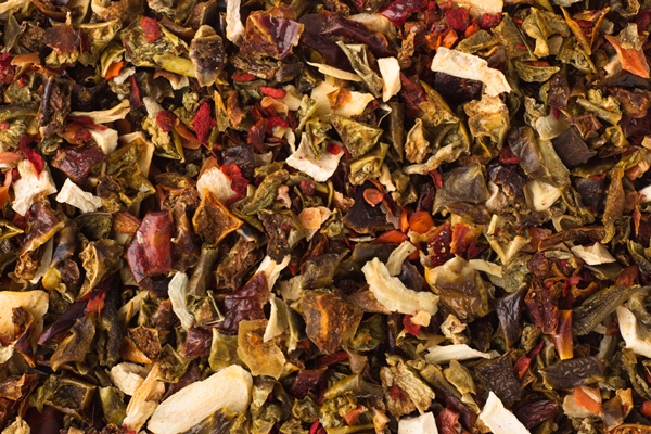 texture of dried vegetables closeup spice or seasoning as background - Туристический грибной суп