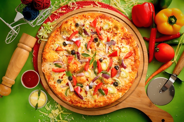 Быстрая пицца на тонком тесте – кулинарный рецепт