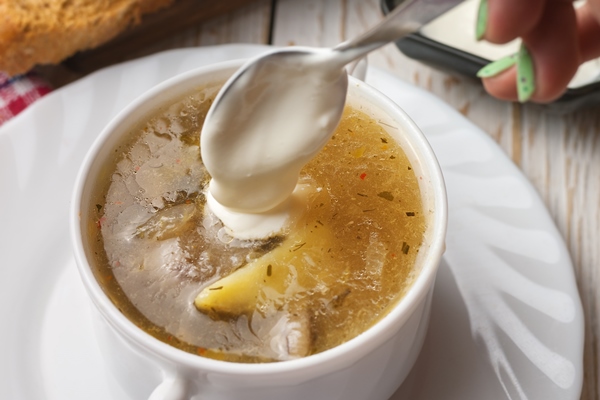 mushroom soup with sour cream - Старинные секреты приготовления скоромных и постных супов