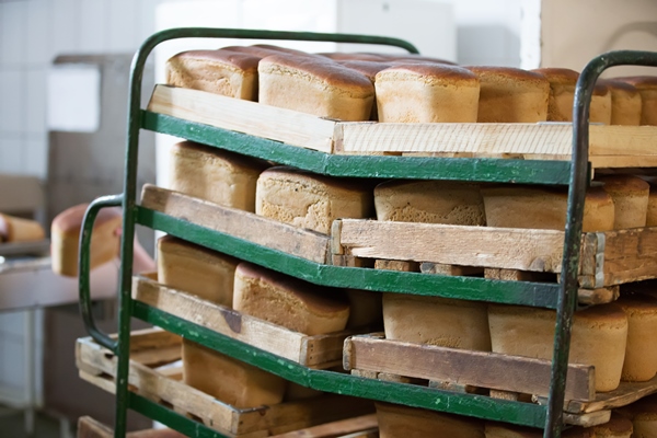 bread on pallets for sale bread on pallets for sale bread in the warehouse - Пеклеванный хлеб