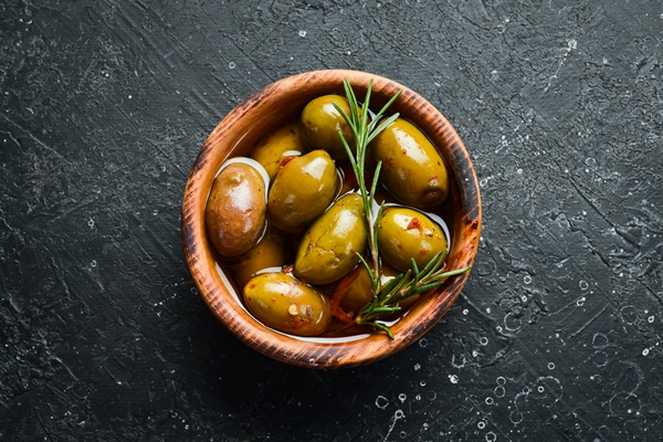 Улитки с маслинами и оливками
