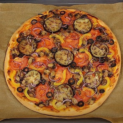 Постная пицца с овощами