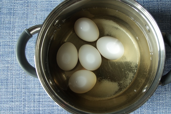 img 8237 - Мерцающие яйца на Пасху, крашенные в белом вине