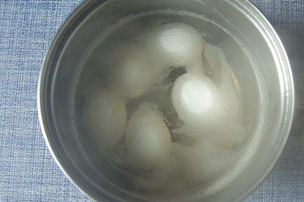 img 8249 - Мерцающие яйца на Пасху, крашенные в белом вине