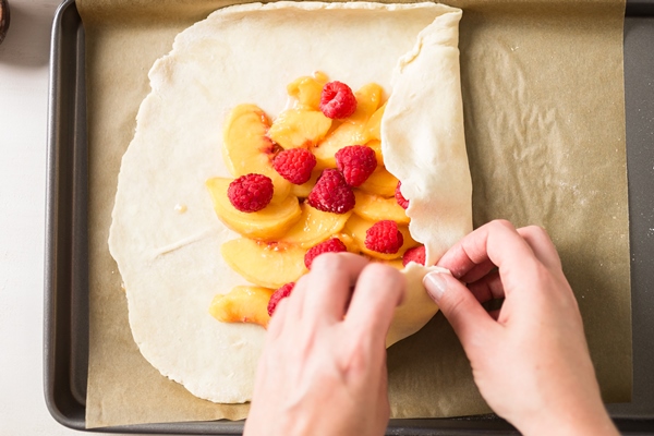 step by step making peach galette with fresh local peaches 1 - Постная галета с персиками и малиной