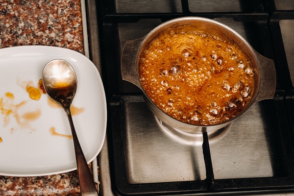 preparation of sugar candies at home a taste of our childhood rooster lollipops boiling sugar caramel 1 - Лещина: сроки сбора лесного ореха и рецепт приготовления