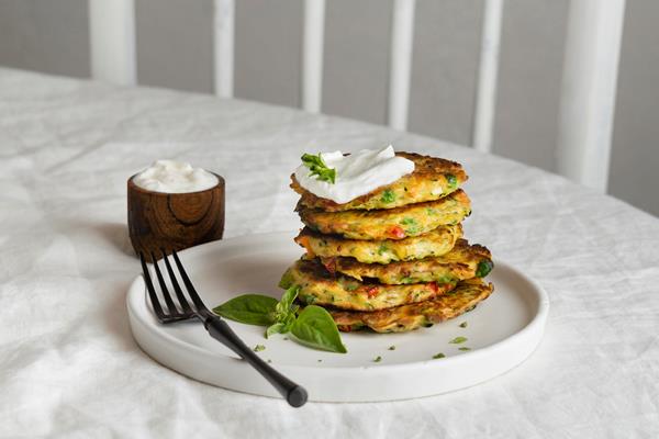 arrangement of a delicious healthy meal on the table - Постные гречневые оладьи