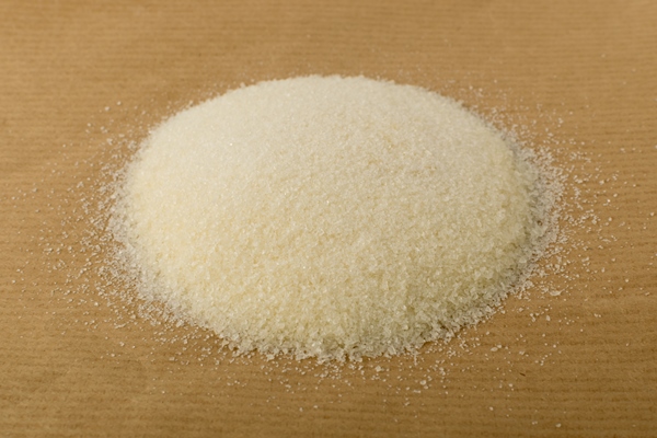 heap of dry gelatine granules - title=