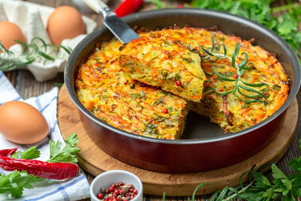 kugel is a traditional vegetable casserole - Кугель овощной в мультиварке