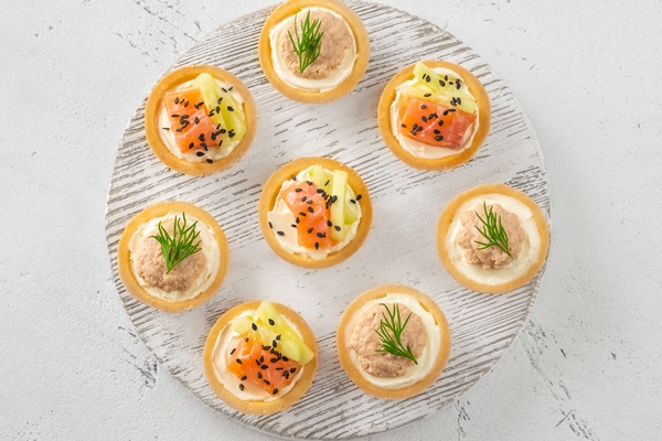 seafood canapes - Тарталетки с морепродуктами