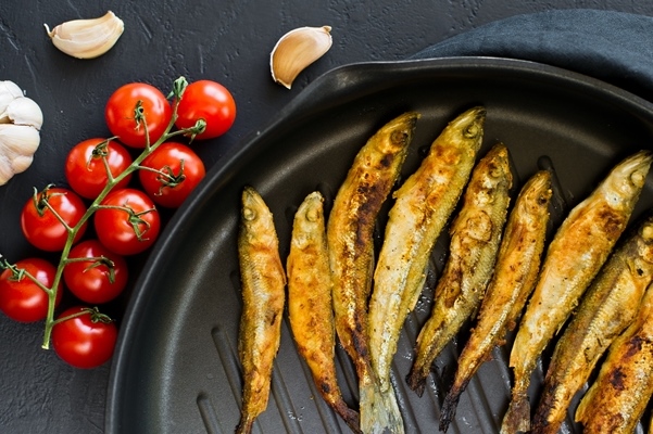 fried mackerel pan - Жареная мойва