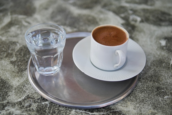 cup turkish coffee glass water tiles background - Кофе мокко по-арабски