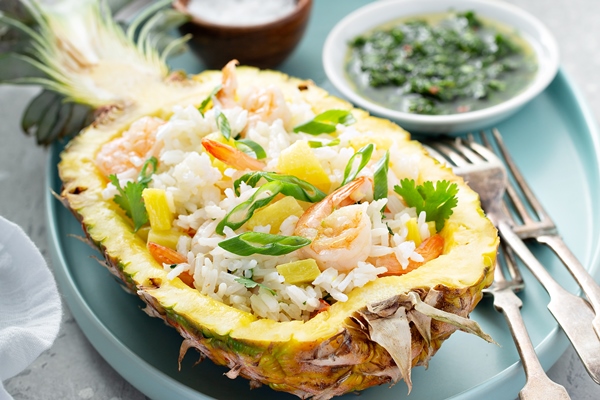pineapple shrimp rice - Салат с ананасом, рисом и креветками