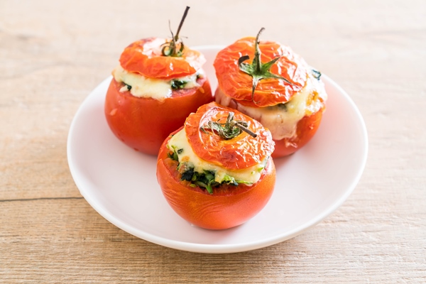 baked tomatoes stuffed with cheese spinach - Помидоры, фаршированные сыром, креветками и грибами