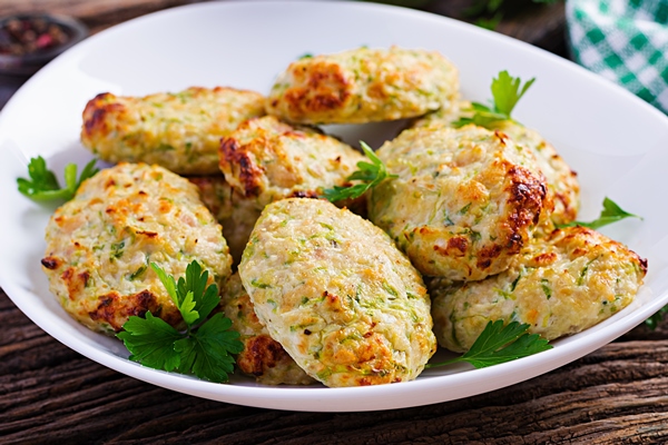 chicken cutlet with zucchini - Тельное из рыбы