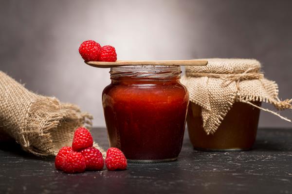 front view raspberry jam jars - Конфитюр "Малина-личи"