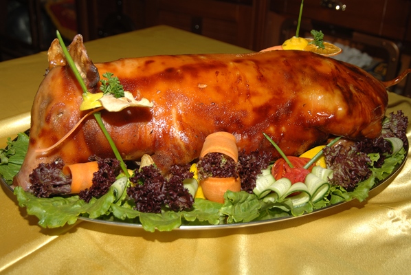 roast pig salad vegetables - Кесаретский поросёнок чесночно-медовый