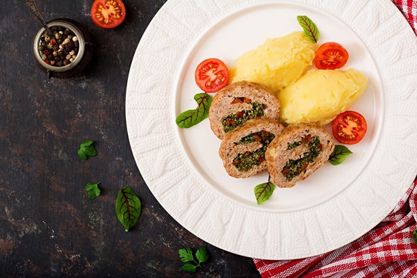 roll turkey minced meat with spinach red sweet pepper with garnish mashed potatoes - Зразы а-ля Нельсон (старинный рецепт)