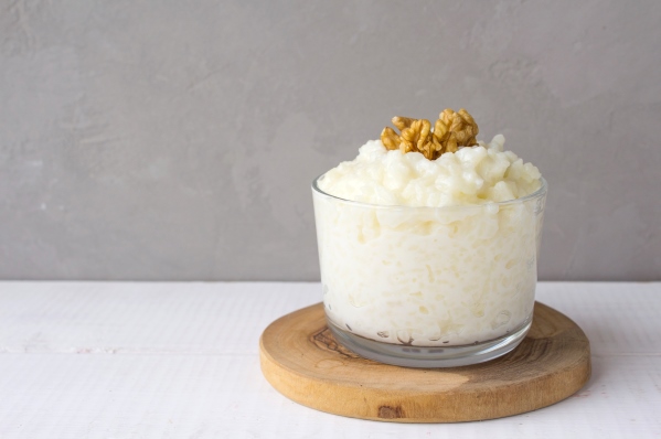 dairy rice porridge walnut - Молочная рисовая каша с брынзой
