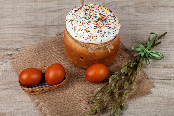 homemade easter cake painted eggs table - Глазурь из сахарной пудры