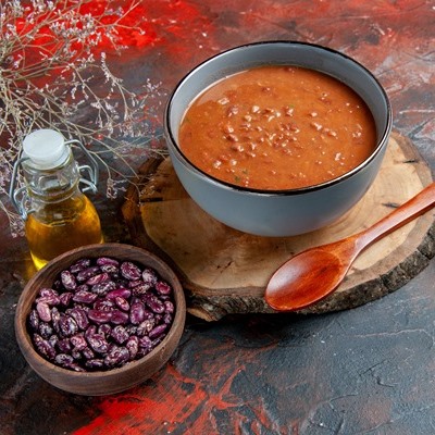 Фасолевый суп с овощами и орехами