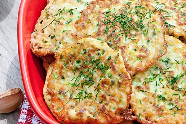 zucchini pancakes - Оладьи на кефире с мясным фаршем