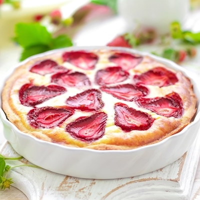 Клубничная шарлотка