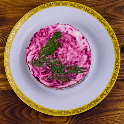 Свекольный салат с яйцом