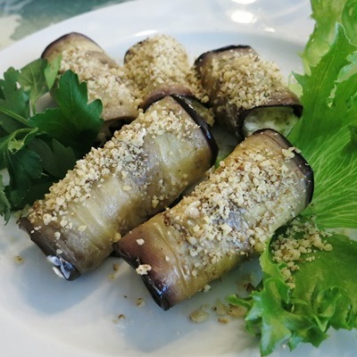 Баклажановые рулетики с сациви