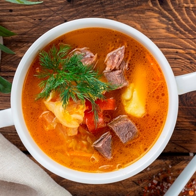 Серые щи на мясном бульоне