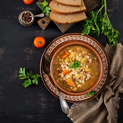 Рассольник с куриными желудками и сердечками