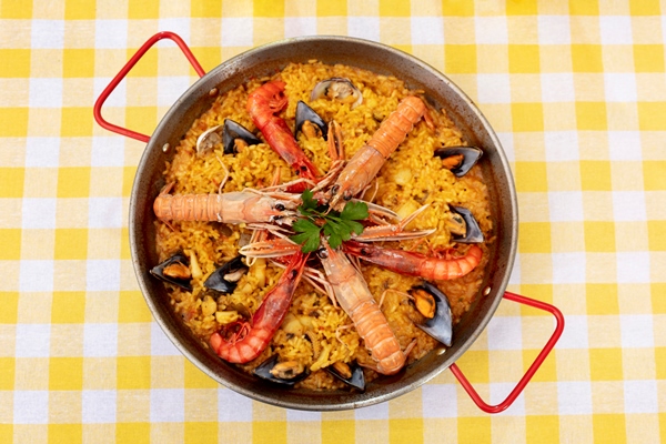 krupnym planom vkusnaa ispanskaa eda - Паэлья с курицей
