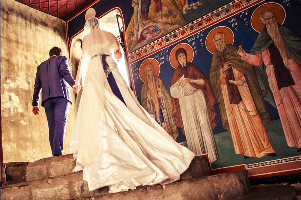 Венчание мужчина. Православное венчание. Венчание в православии. Венчание в храме. Супруги в храме.